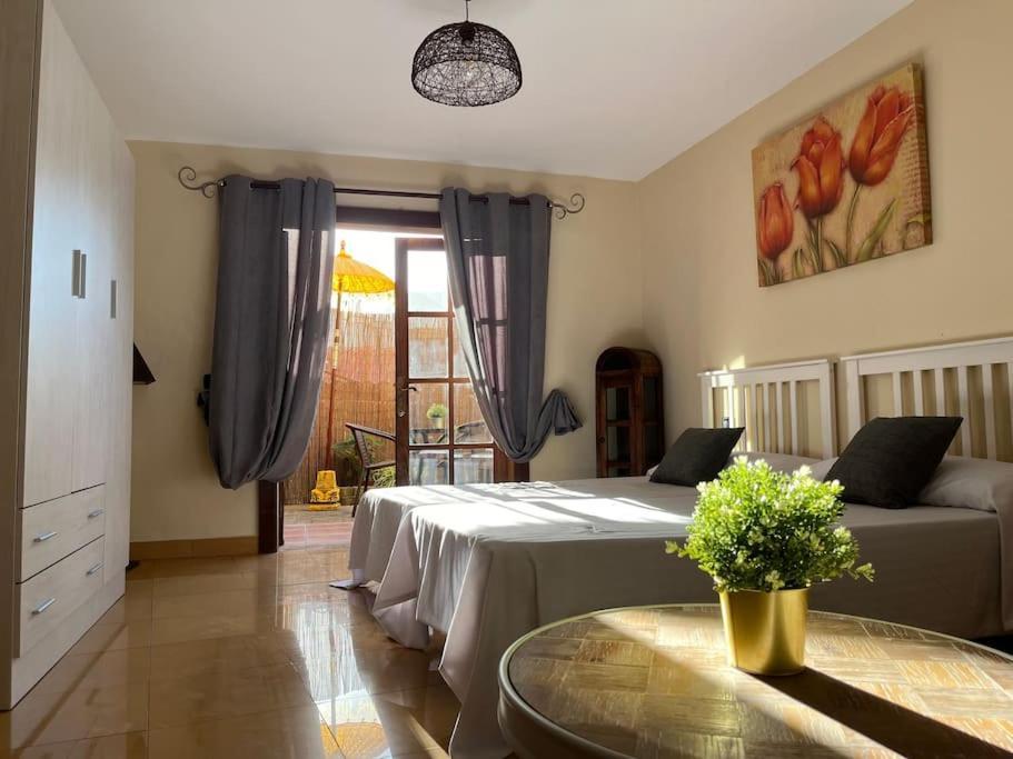 Casa Con Piscina En El Centro Villa Los Llanos De Aridane Exteriör bild